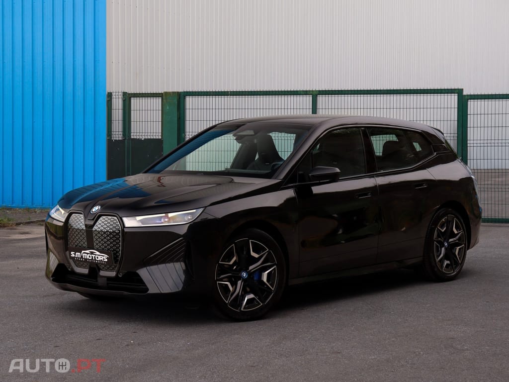 BMW iX xDrive 50 Pack Desportivo