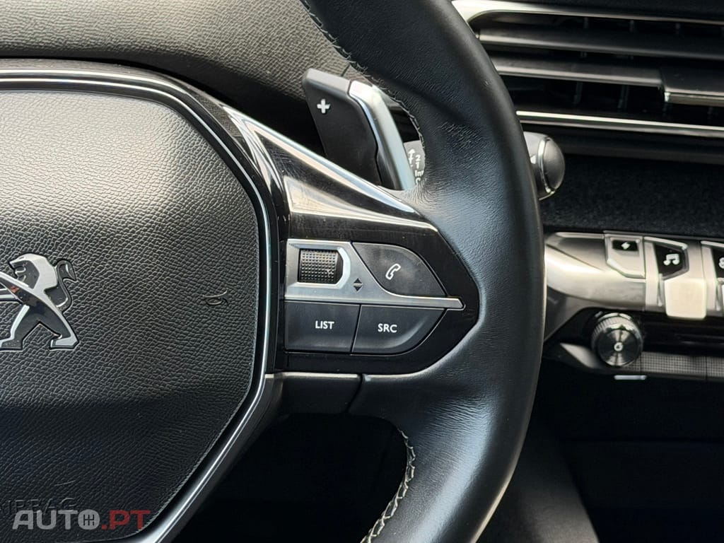 Peugeot 3008 1.6 Hybrid Allure e-EAT8