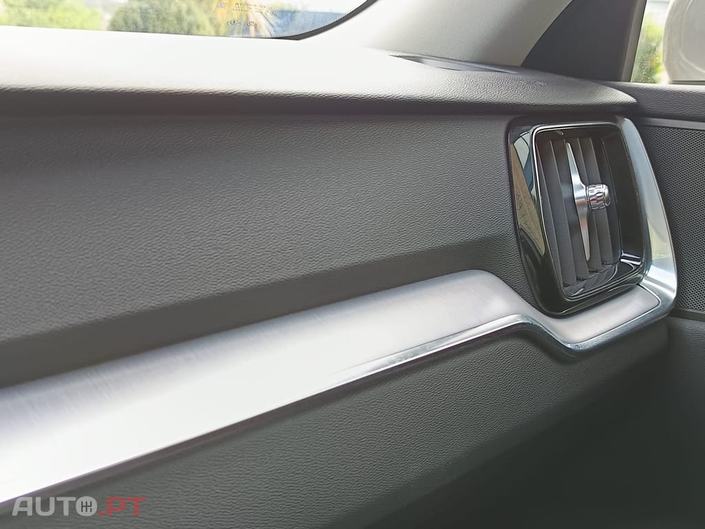 Volvo V60 2.0 B4 Momentum Plus Geartronic