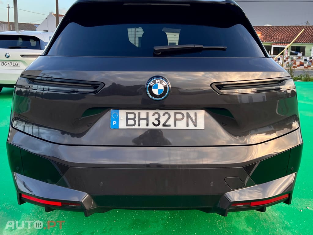 BMW iX XDrive 40