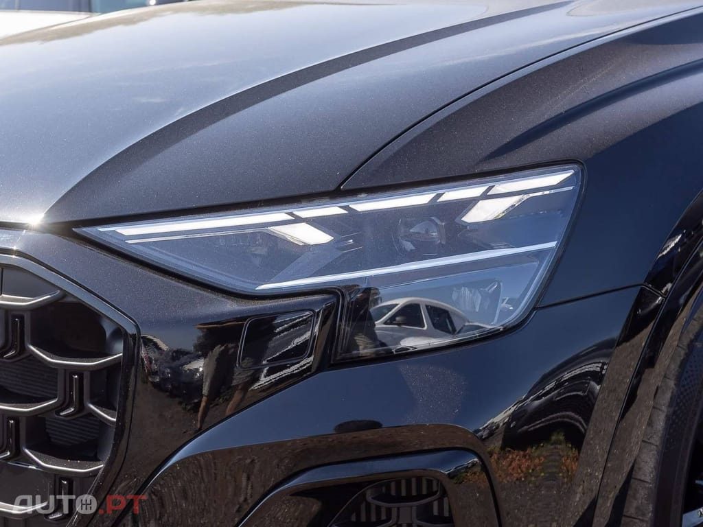 Audi Q8 60 TFSIe S line Matrix