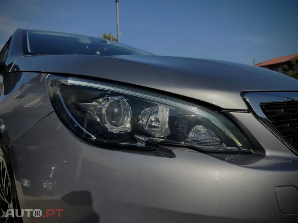 Peugeot 308 1.2 PureTech Allure EAT8