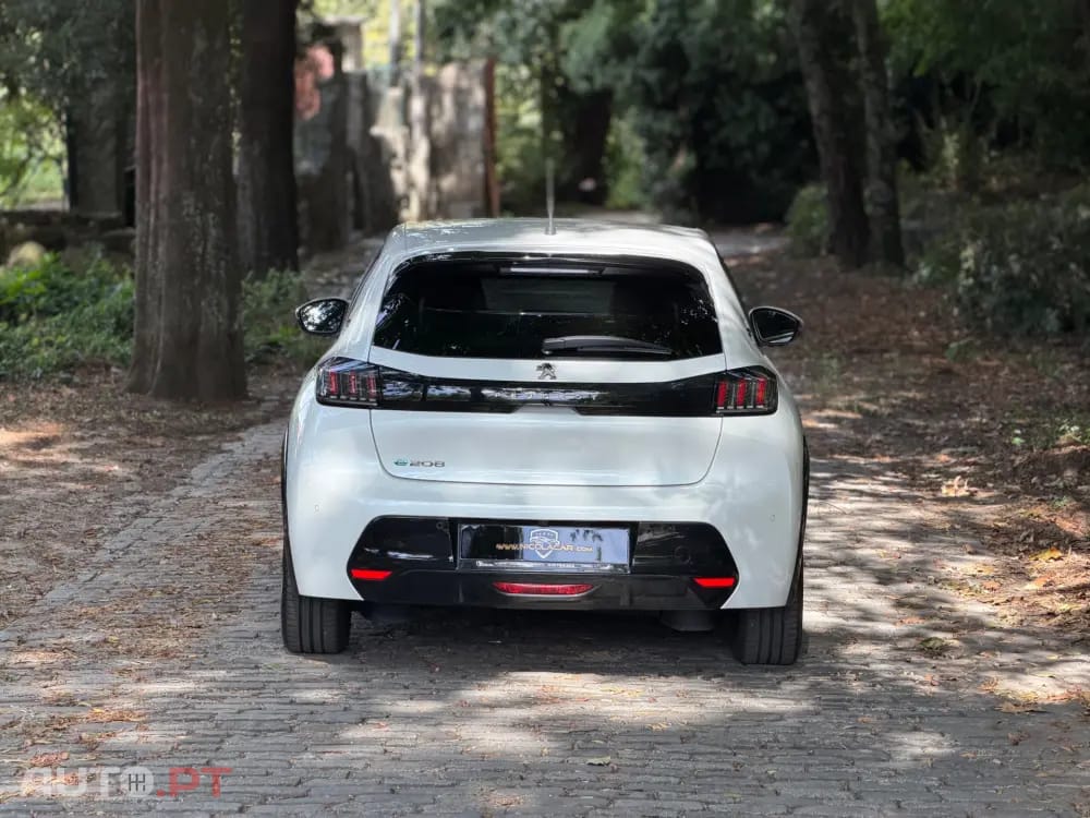 Peugeot E-208 50 kWh Allure Pack