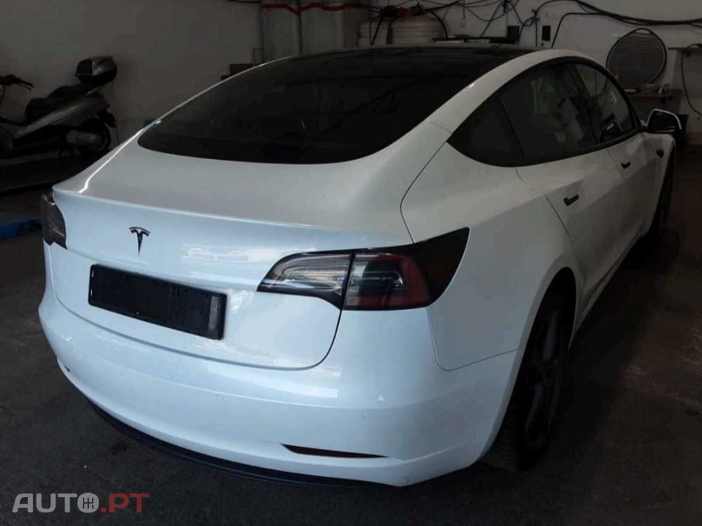 Tesla Model 3 Standard Range Plus RWD