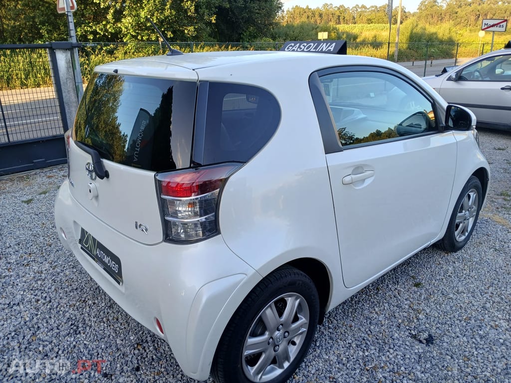 Toyota iQ 1.0 VVT-I