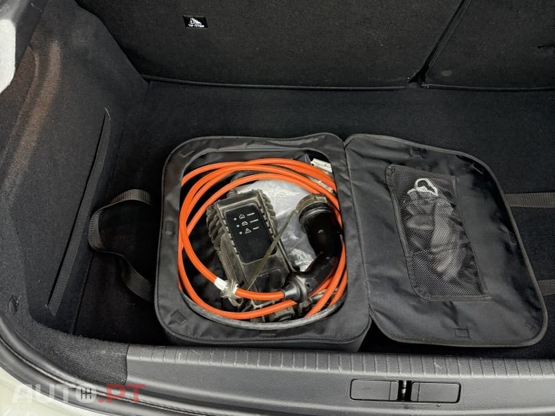 Peugeot E-208 50 kWh Allure Pack
