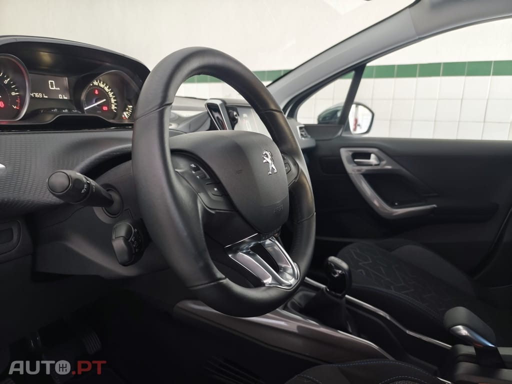 Peugeot 2008 1.2 PureTech Style