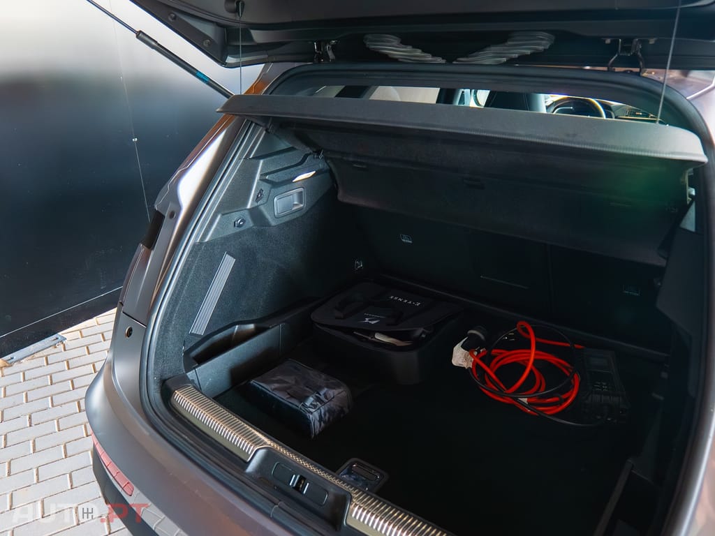 DS DS7 Crossback E-Tense Performance Line EAT8