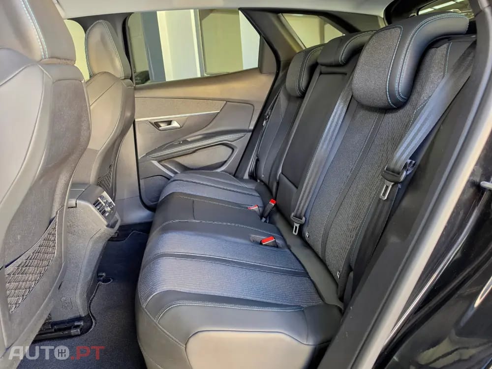 Peugeot 3008 1.6 Hybrid Allure e-EAT8