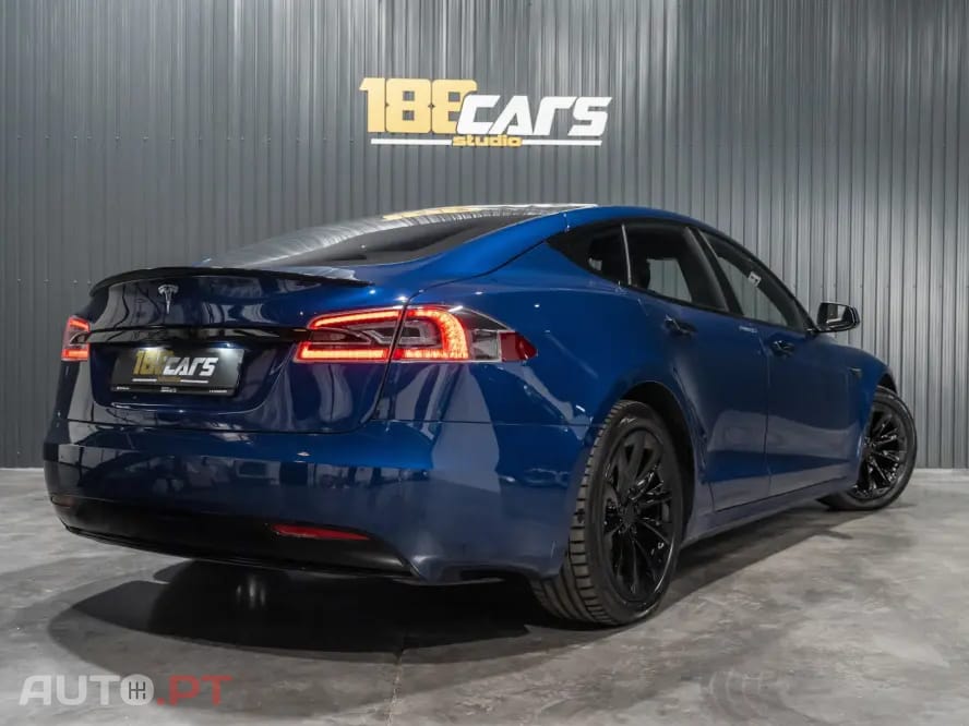 Tesla Model S 75