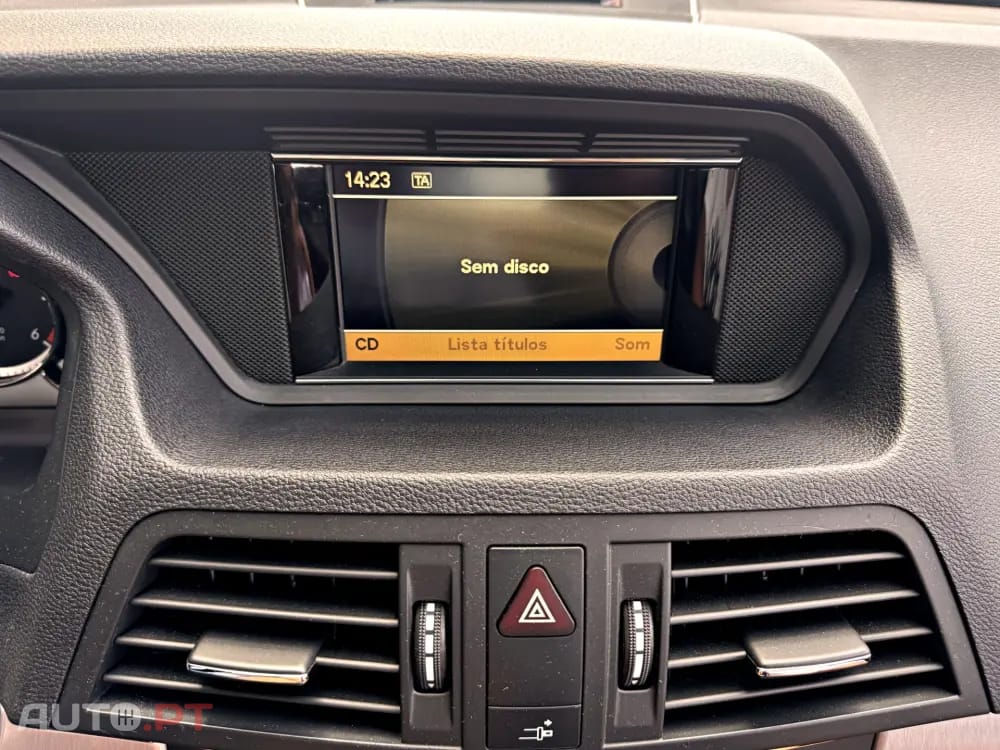Mercedes-Benz E 220 CDi Avantgarde BlueEfficiency