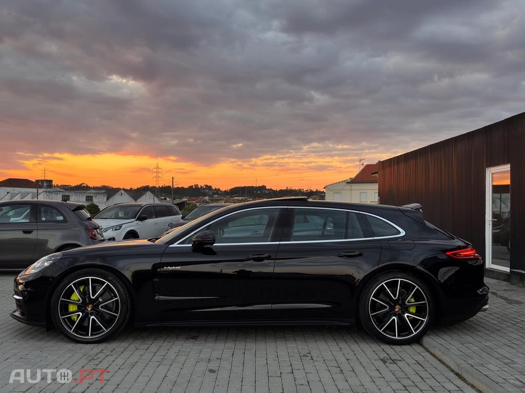 Porsche Panamera 4 E-Hybrid