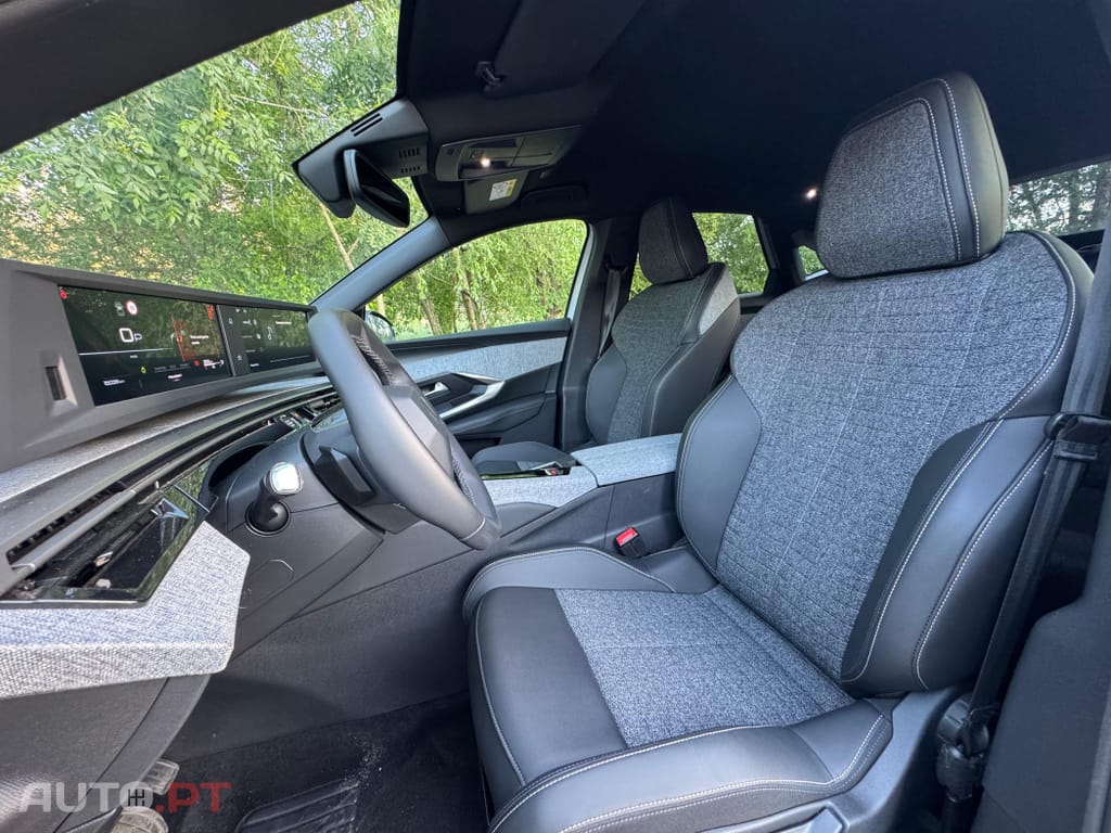 Peugeot 3008 1.2 Hybrid Allure e-DCS6