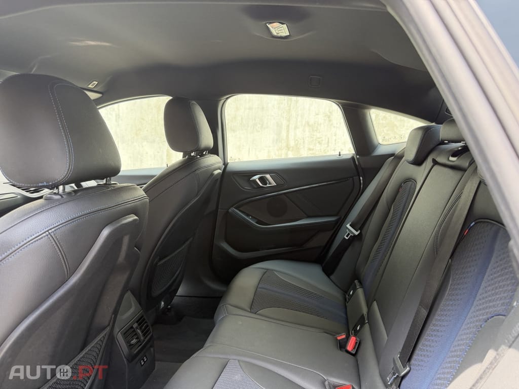 BMW 218 i Pack Desportivo M Pro
