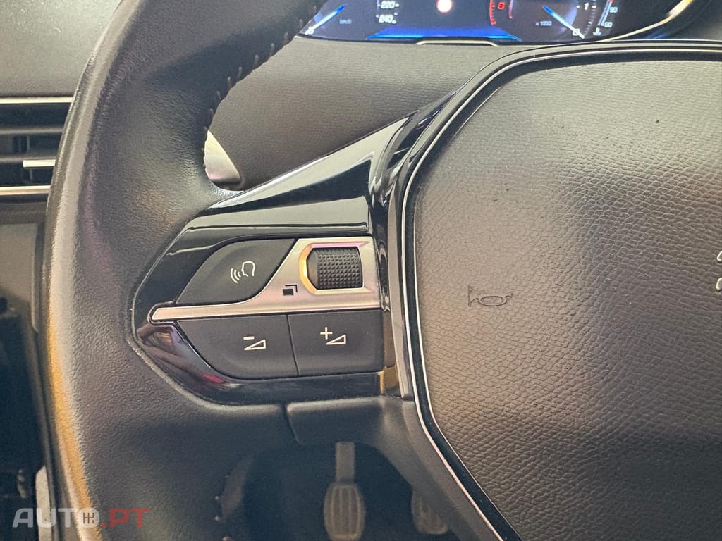 Peugeot 3008 1.5 BlueHDi Active