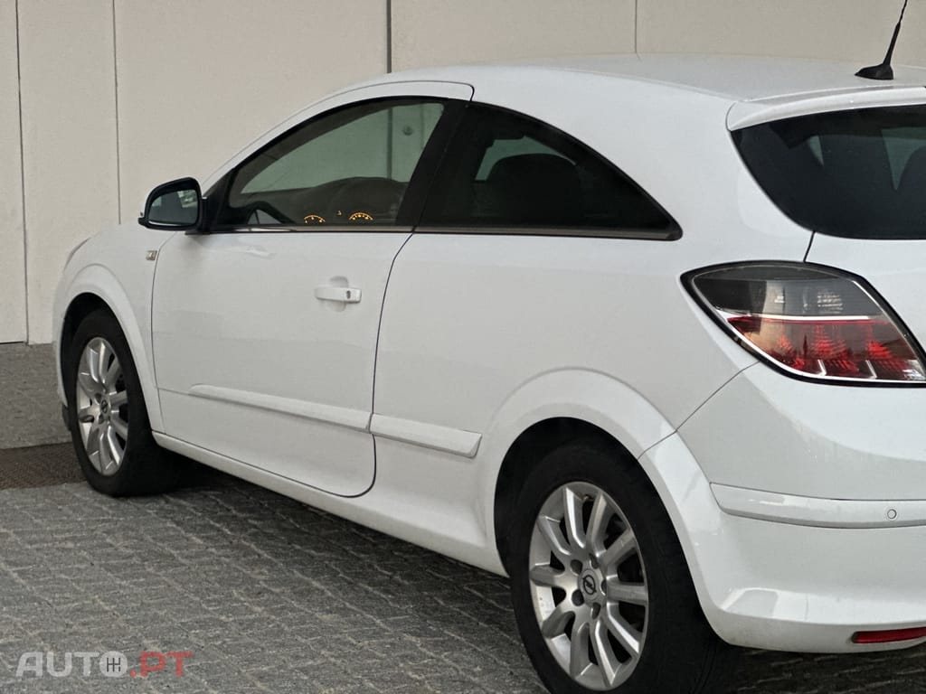 Opel Astra GTC 1.7 CDTI DPF Sport