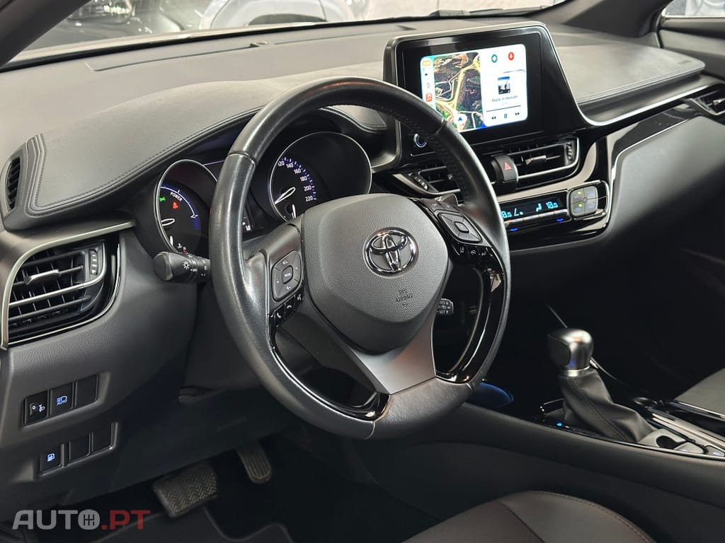 Toyota C-HR 2.0 Hybrid Square Collection