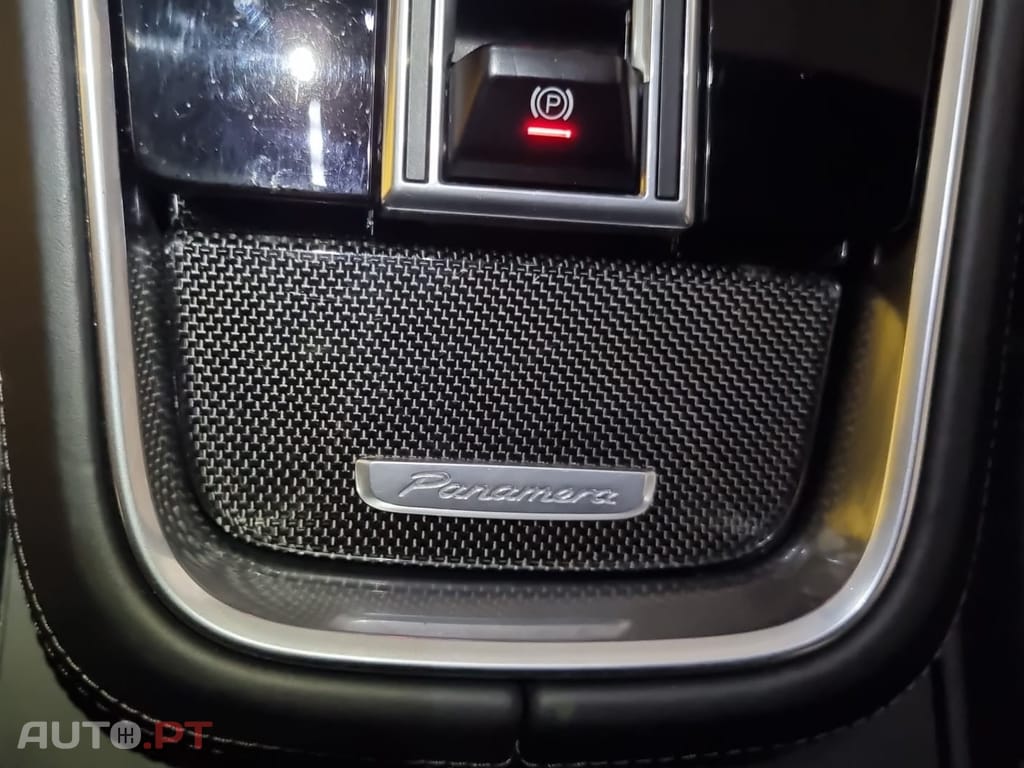 Porsche Panamera 4 E-Hybrid Platinum Edition