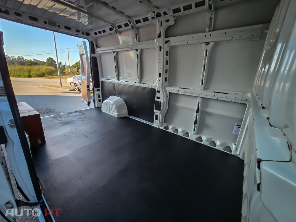 Peugeot Boxer 2.0 BlueHDi 333 L3H2 Pro