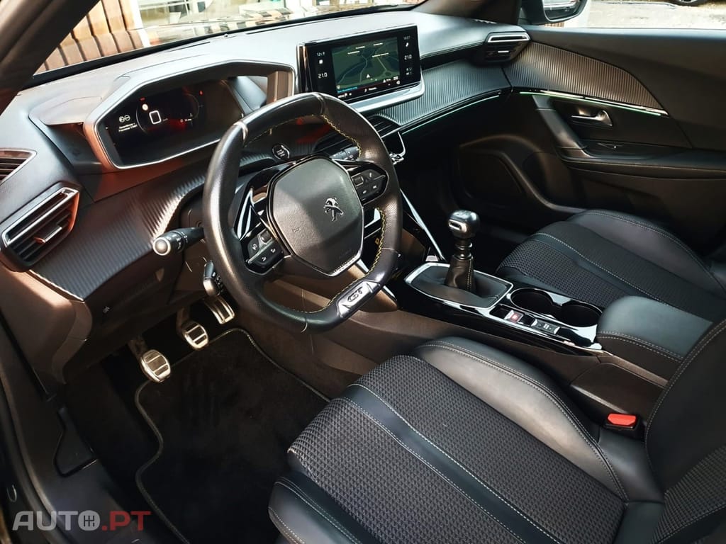 Peugeot 2008 1.2 PureTech GT