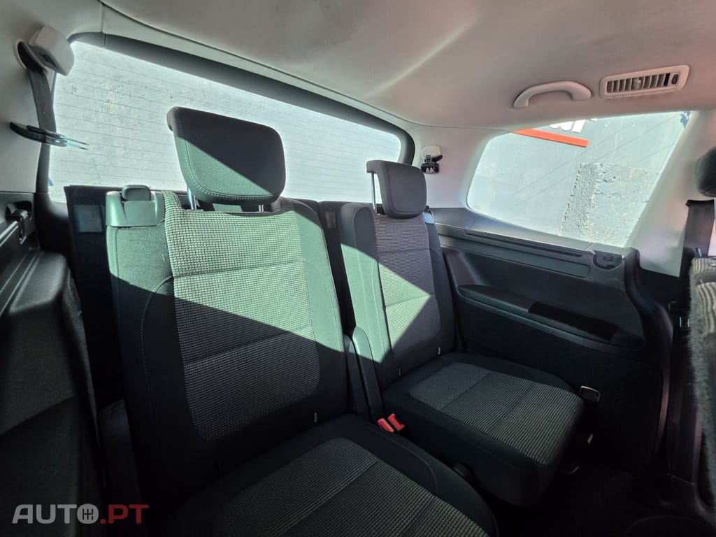 Volkswagen Sharan 2.0 TDI Confortline — fotografia 19