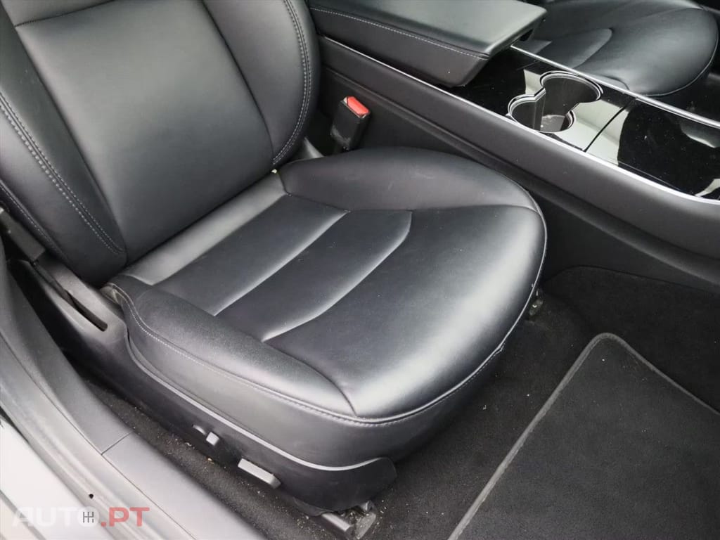 Tesla Model 3 Long-Range AWD I.V.A DEDUTÍVEL