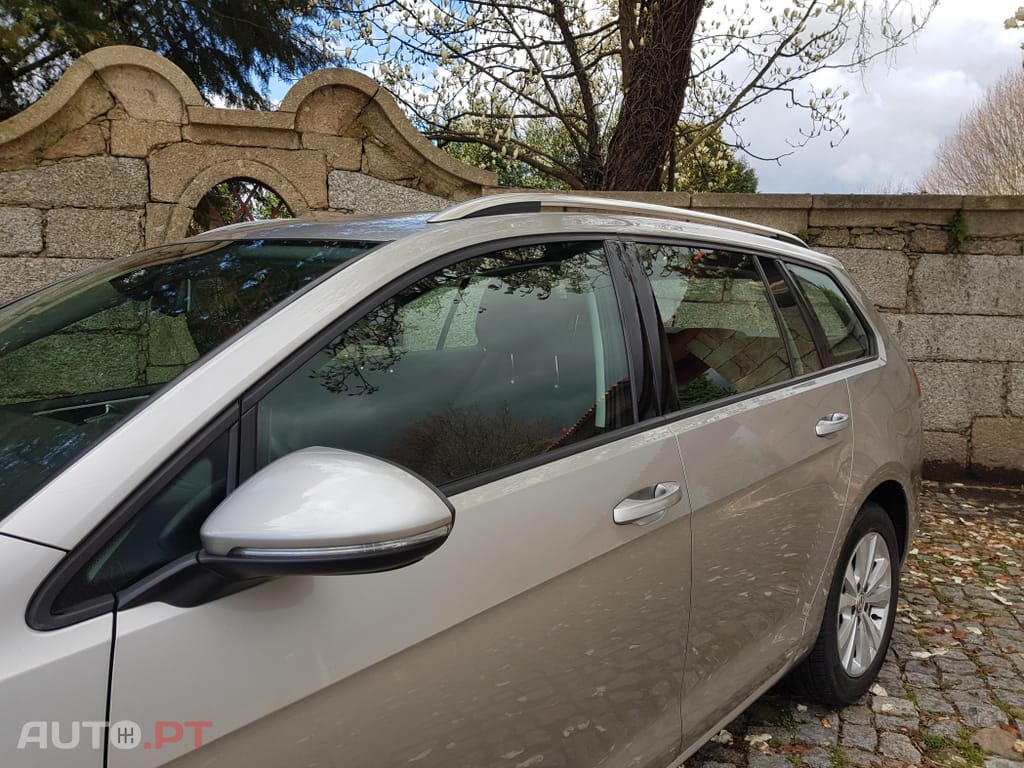 Volkswagen Golf Variant 2.0 TDi Highline DSG