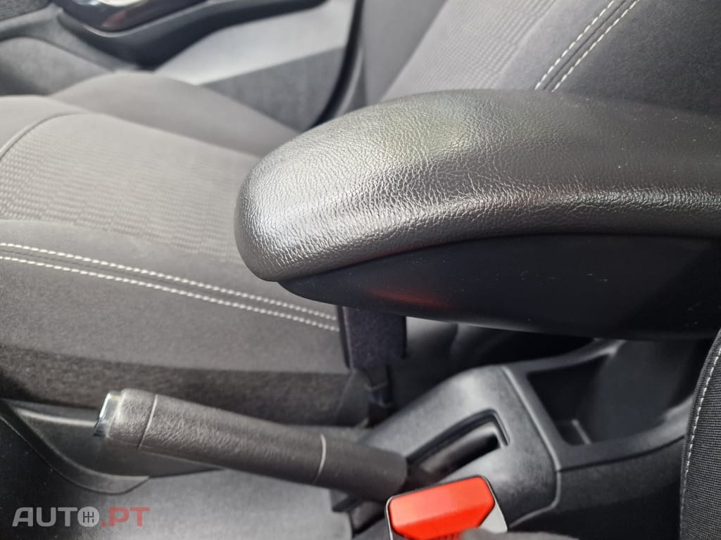 Peugeot 208 1.5 HDI STYLE