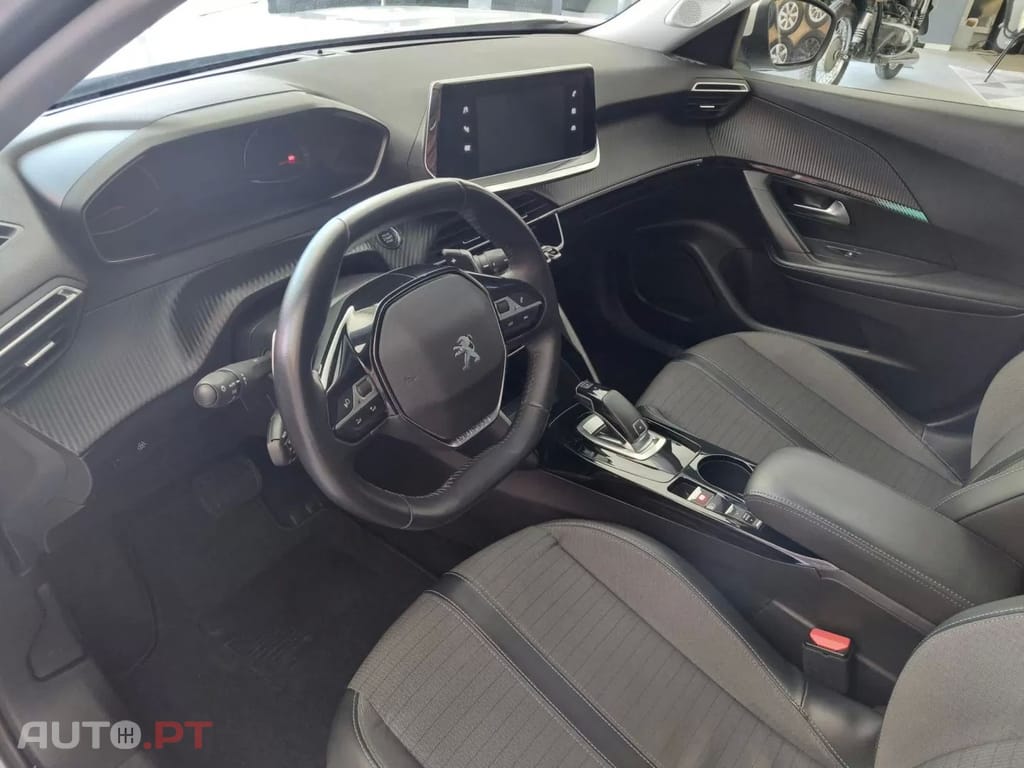 Peugeot 2008 PureTech 130 Allure Pack