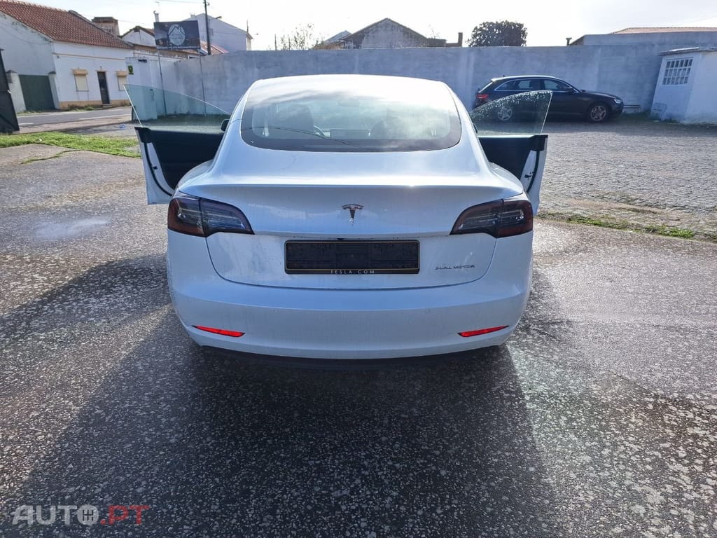 Tesla Model 3 Long Range AWD Dual Motor