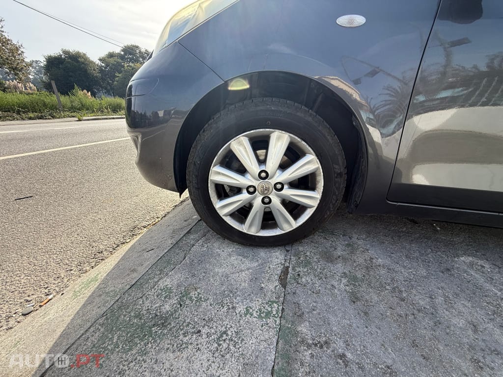 Toyota Yaris 1.4 D-4D AC