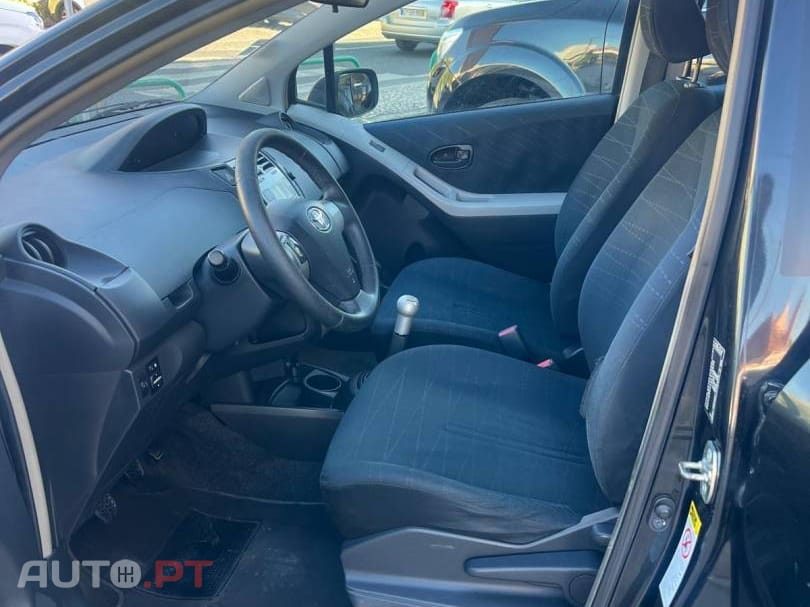 Toyota Yaris 1.0 VVT-i AC