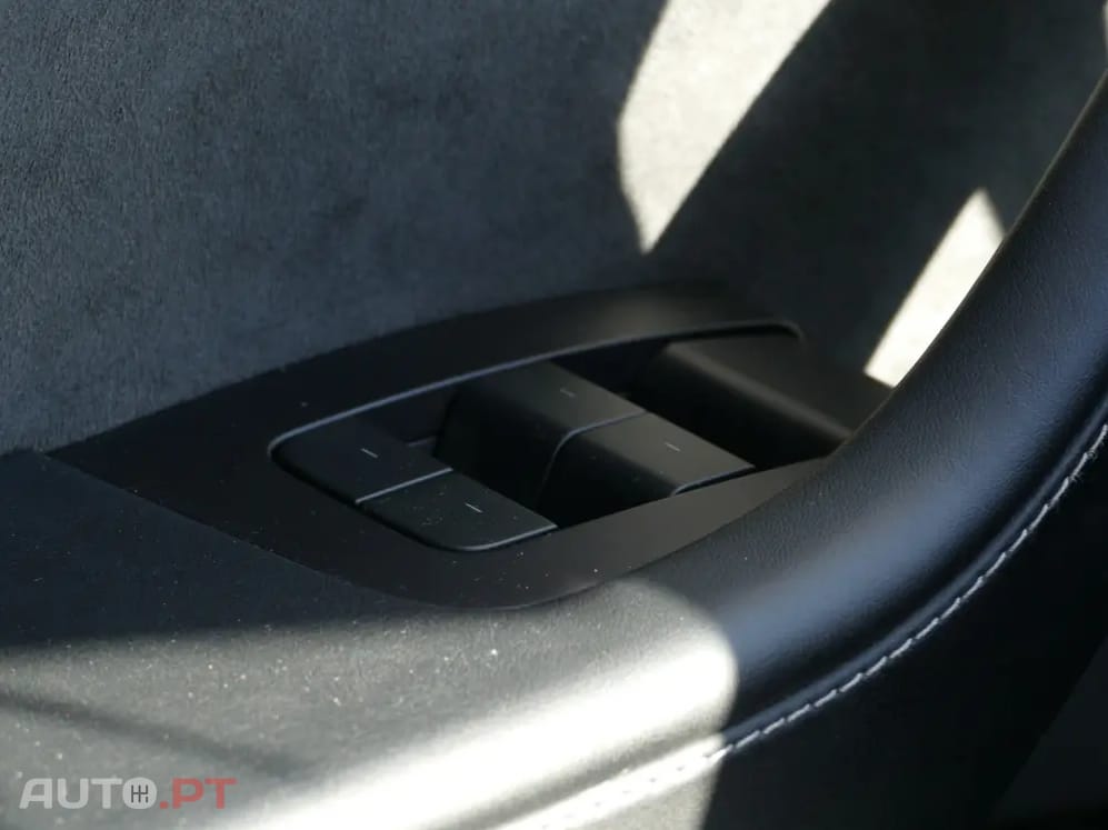 Tesla Model Y Tração Traseira