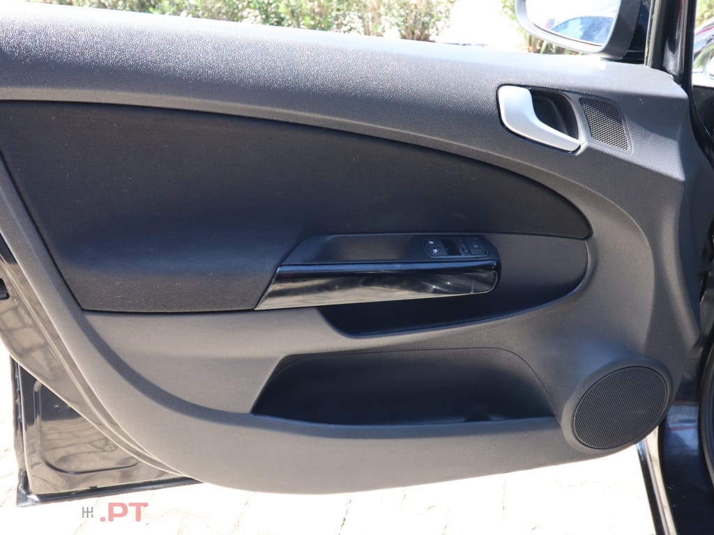 Opel Corsa 1.3 CDTi City — fotografia 15