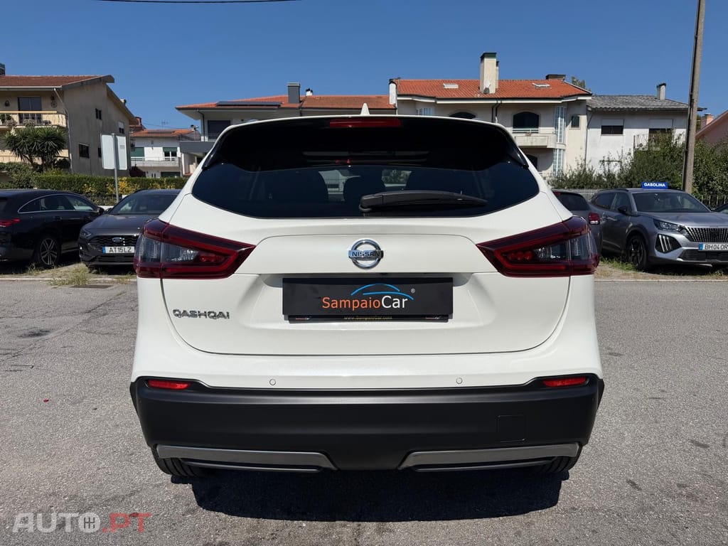 Nissan Qashqai 1.3 DIG-T N-Connecta J18 Led