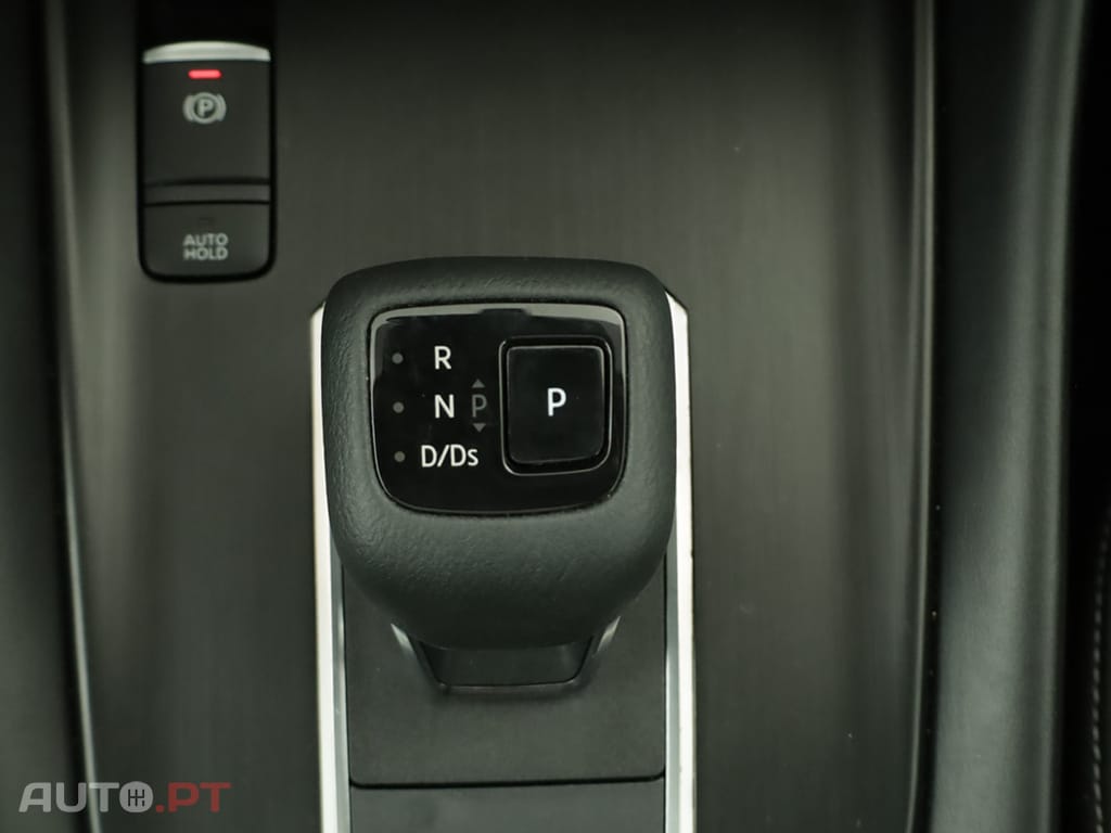 Nissan Qashqai Qashqai 1.3 DIG-T N-Connecta LED Xtronic