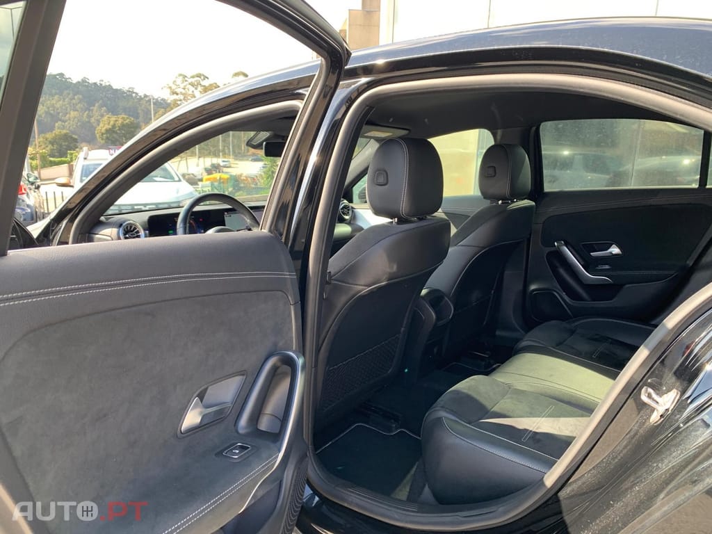 Mercedes-Benz A 250 e AMG Line