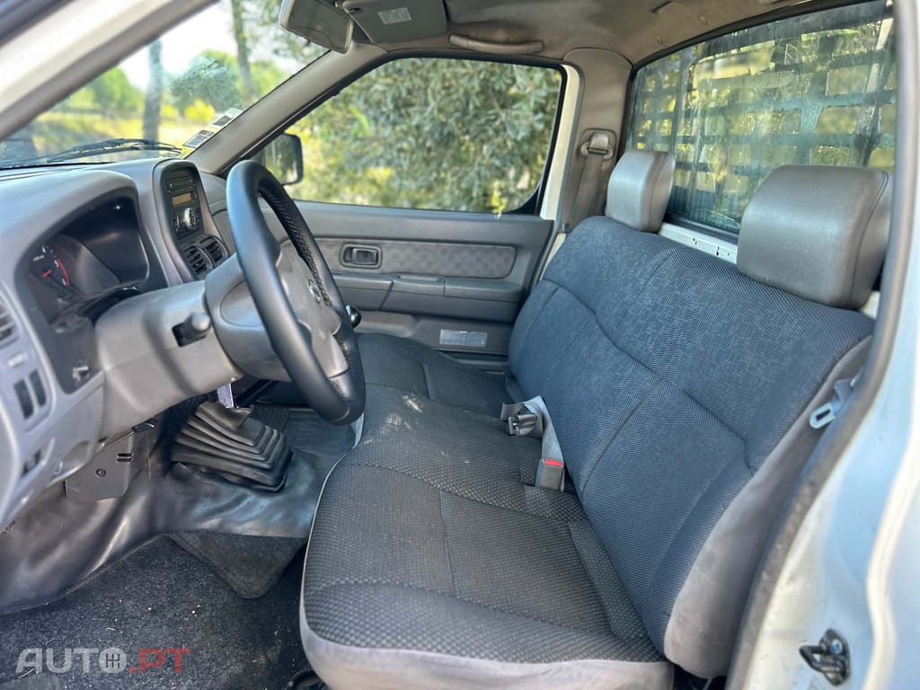Nissan Pick Up D22  2.5DI 3Lugares