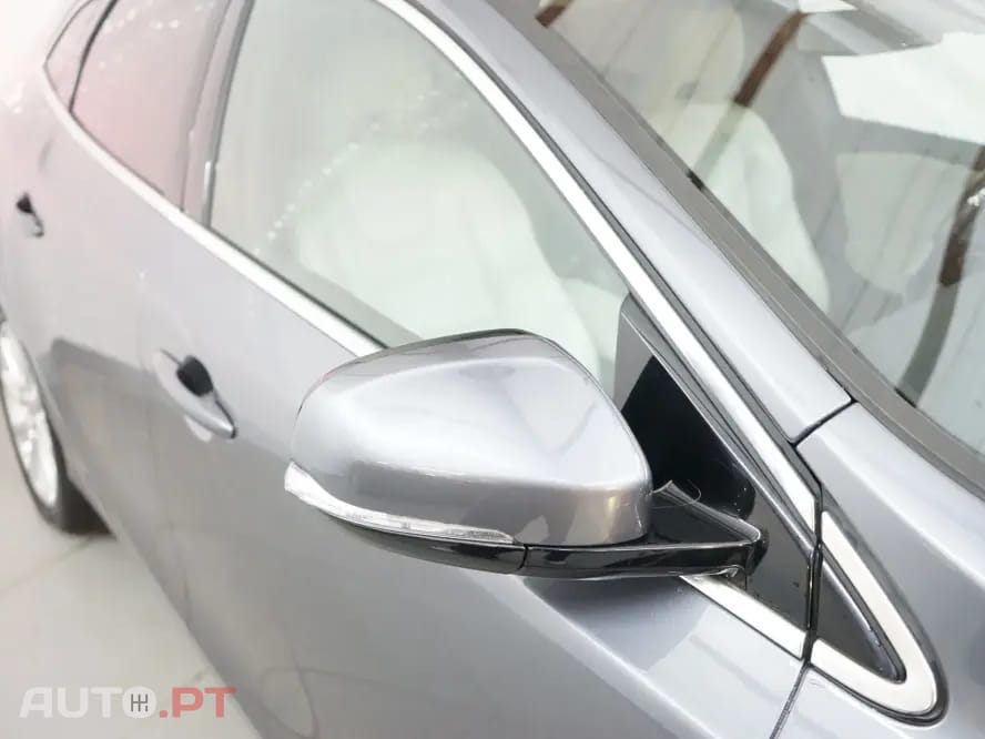 Volvo V40 1.6 D2 Summum