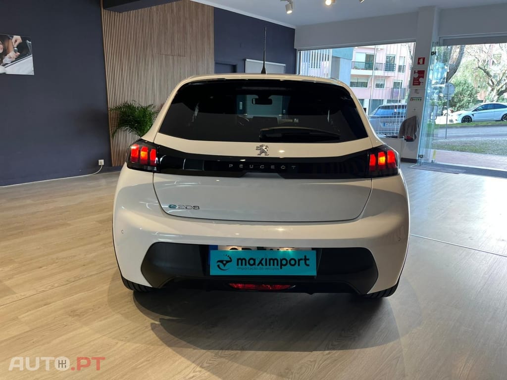 Peugeot E-208 50 kWh SE Style