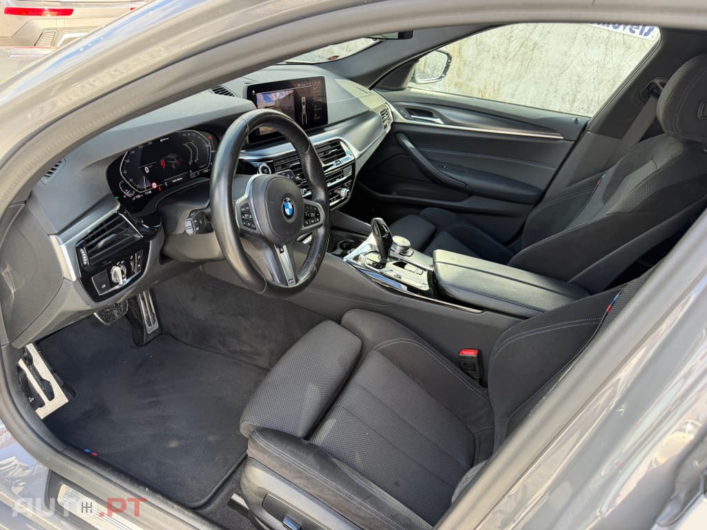 BMW 530 e Pack Desportivo M