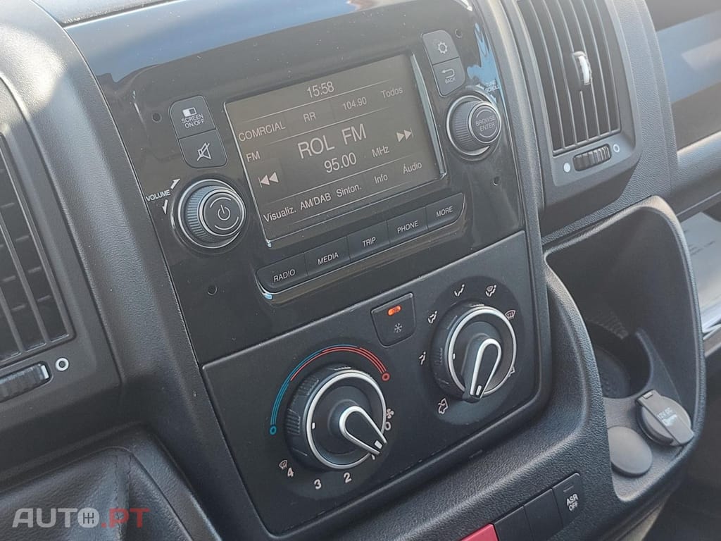Peugeot Boxer 2.2 BlueHDi 330 L2H2 Premium - 140 cv - IVA Dedutível