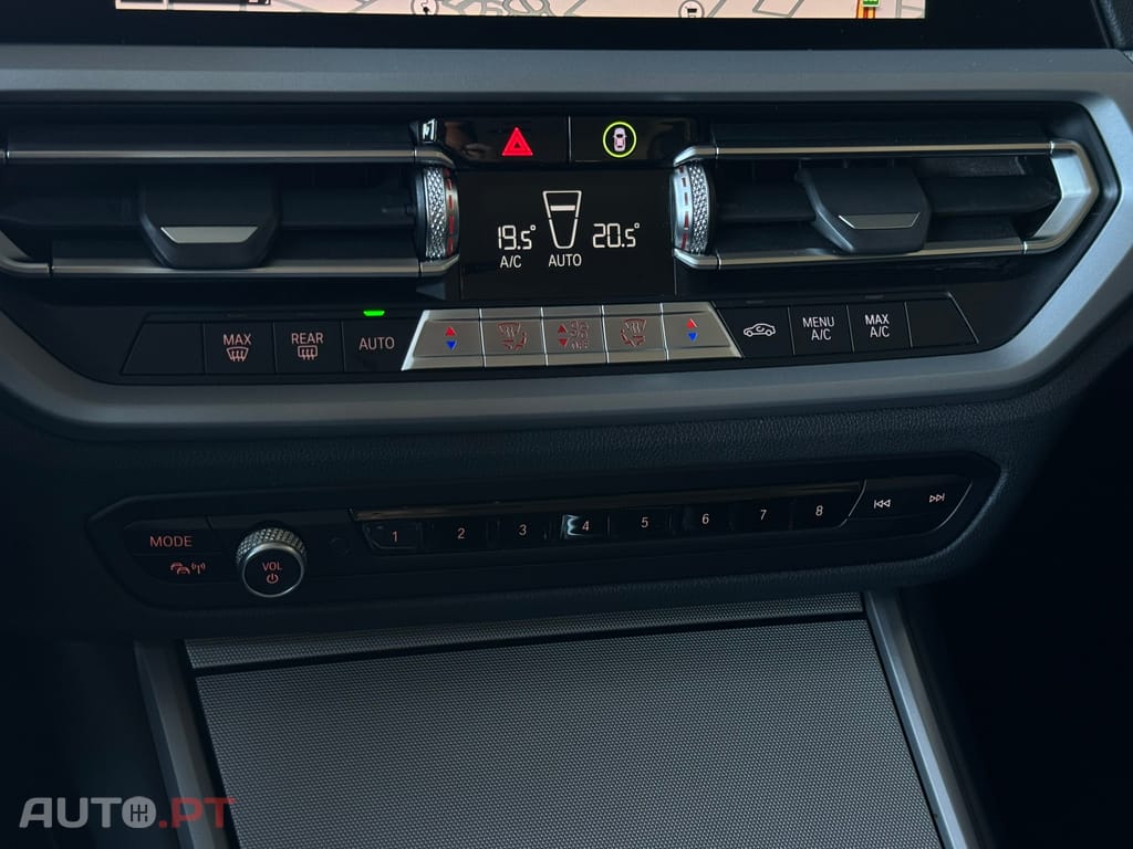 BMW 330 e Touring Auto