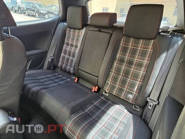 Volkswagen Golf 2.0 TSI GTI