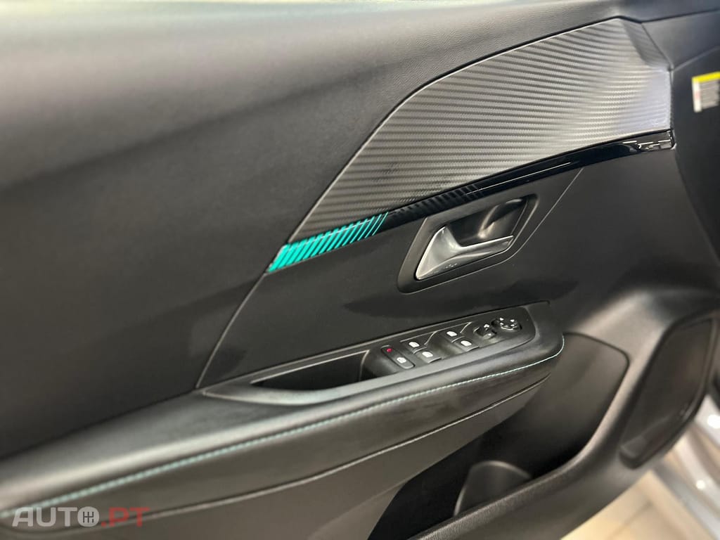 Peugeot E-208 50 kWh Allure Pack