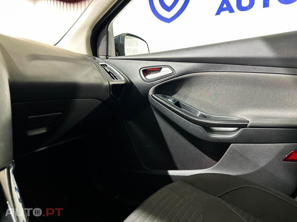 Ford Focus 1.5 EcoBlue S&S Aut. TITANIUM DESIGN