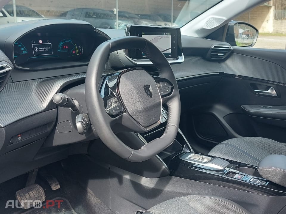 Peugeot E-208 50 kWh Style