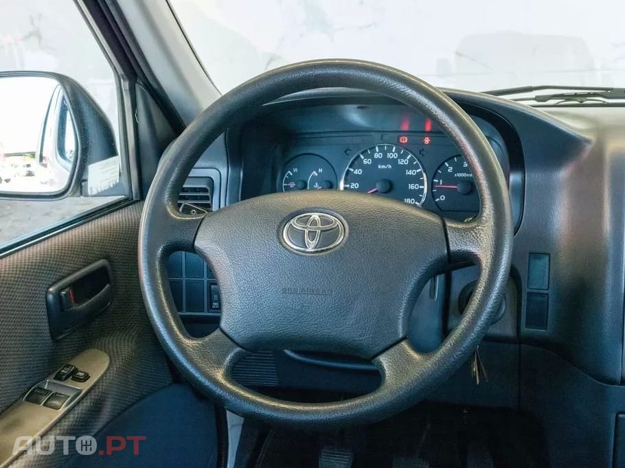 Toyota HiAce Hiace 2.5 D-4D 6 Lug.