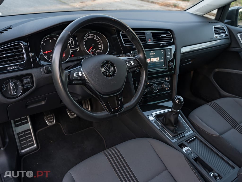 Volkswagen Golf 1.6 TDi BlueMotion Confortline