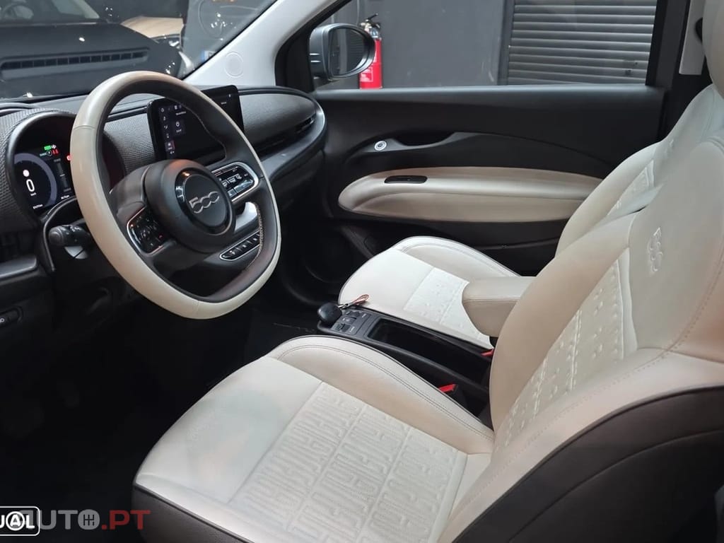 Fiat 500e 42kWh la Prima (by Bocelli)